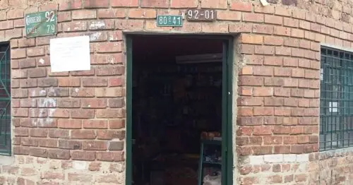 TIENDA EN LA 92 CON 80B TIENDA EN LA 92 CON 80B